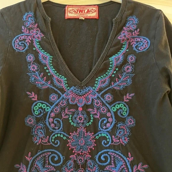 Johnny Was LA Fitted V Neck Embroidered 2/3 length sleeve top. 100% cotton. Boho - Picture 4 of 14